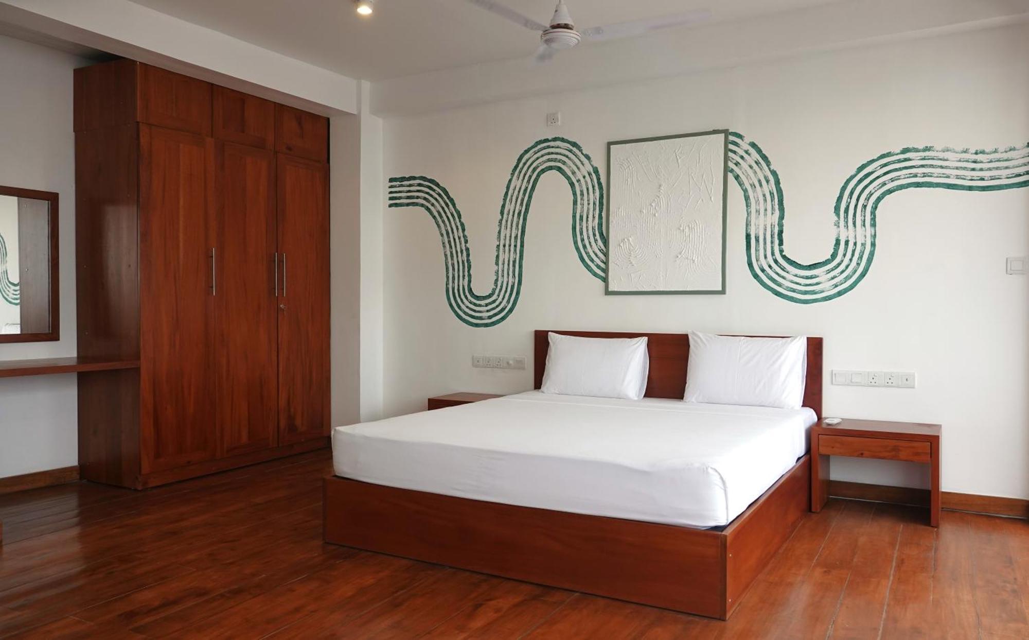 Hotel J 尼甘布 外观 照片
