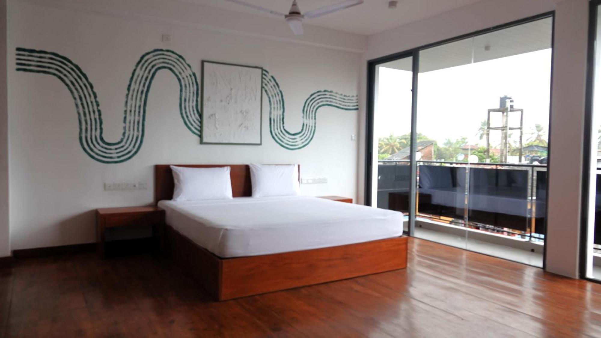 Hotel J 尼甘布 外观 照片