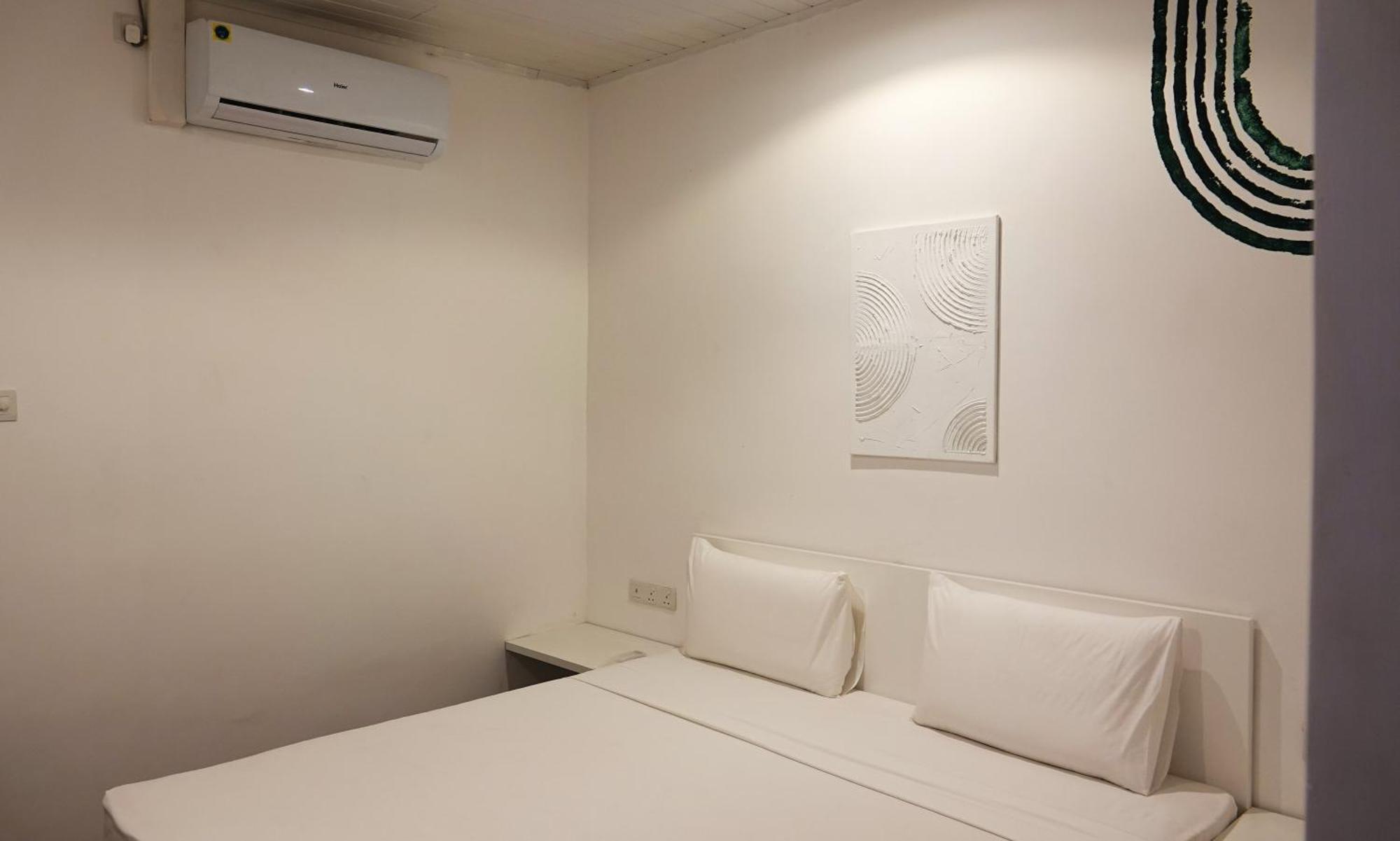 Hotel J 尼甘布 外观 照片