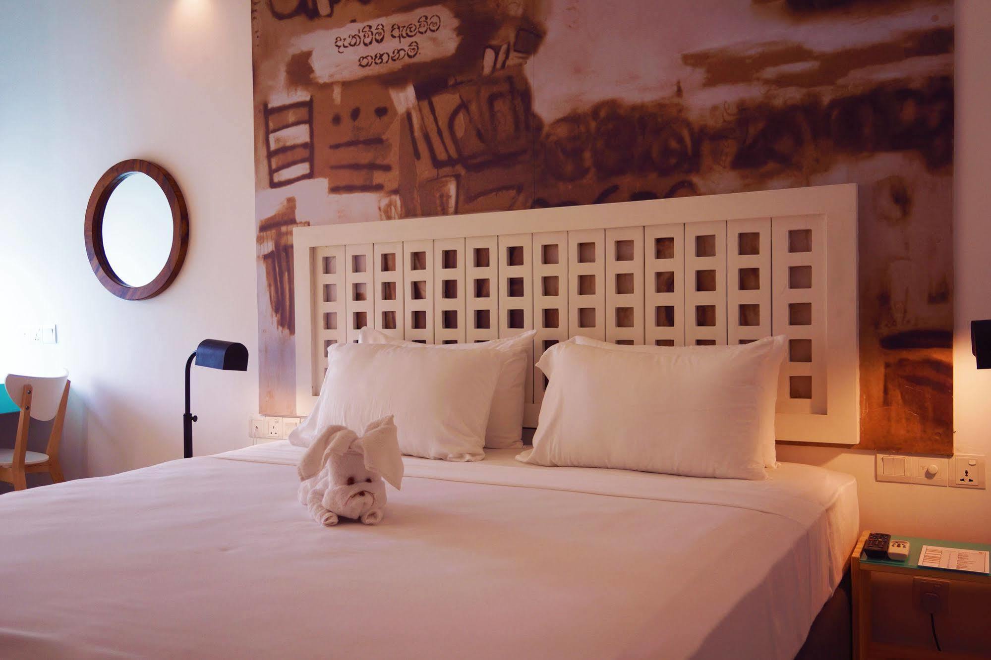 Hotel J 尼甘布 外观 照片